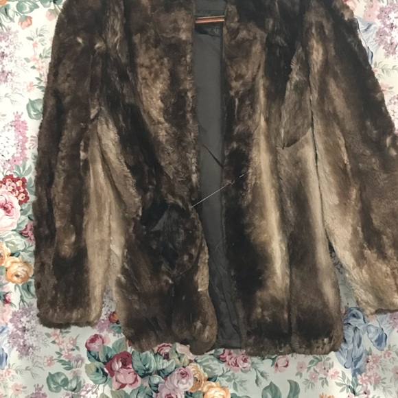 Vintage Original by Dicker and Dicker of Beverly Hills Fur Coat, Raindeer? - Picture 10 of 10